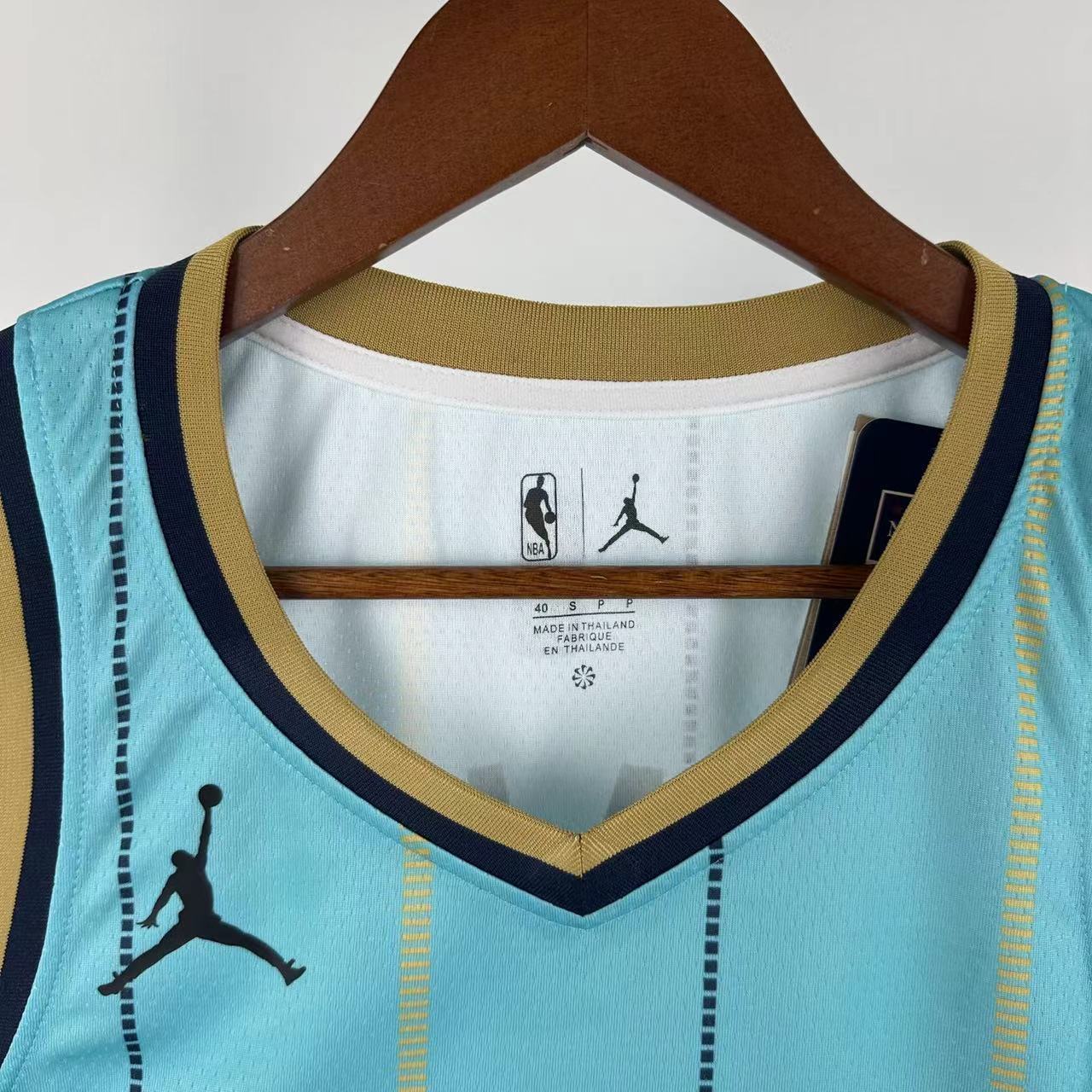 Camiseta Jordan City Edition Swingman de los Charlotte Hornets 2025