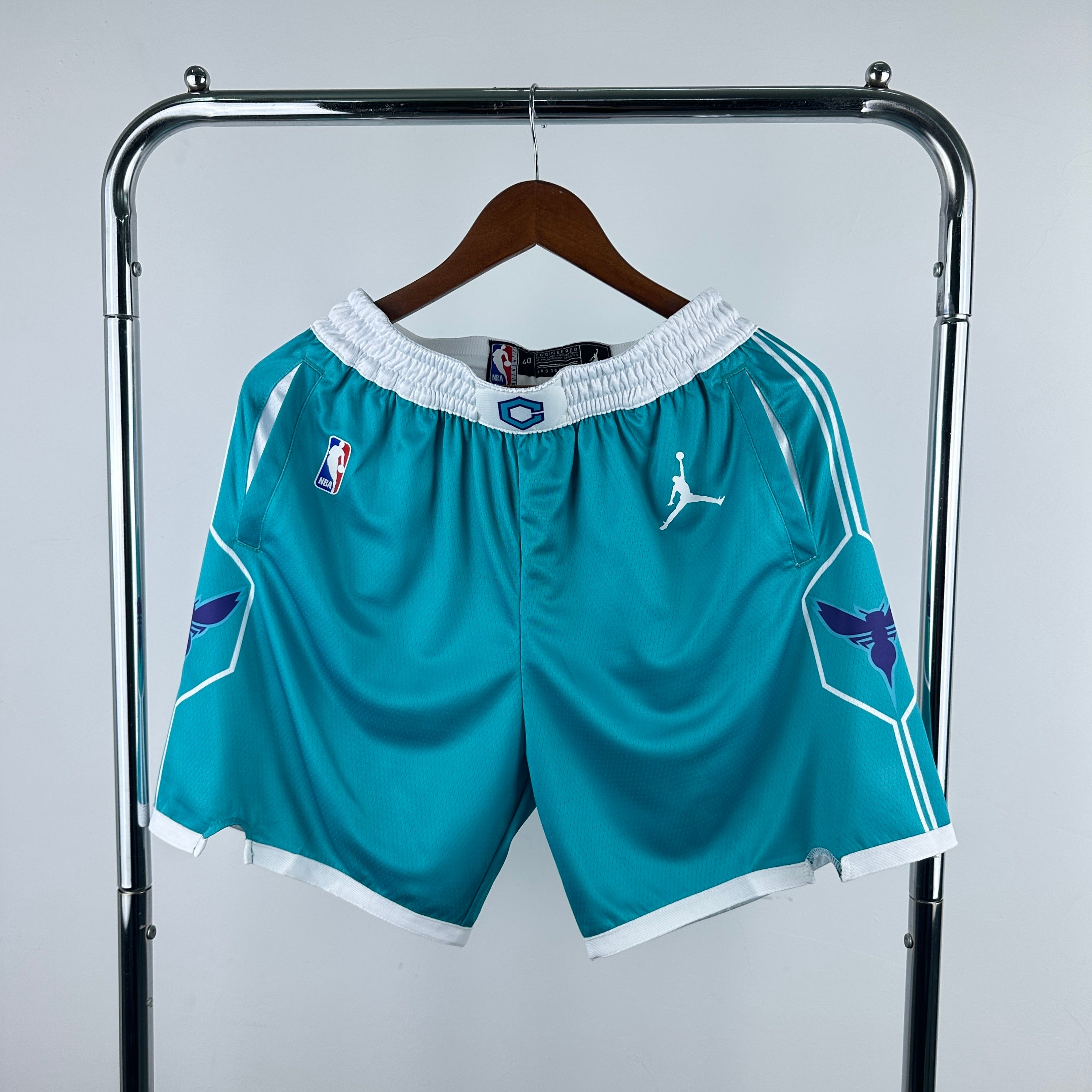 Pantalones cortos de baloncesto azules de los Charlotte Hornets