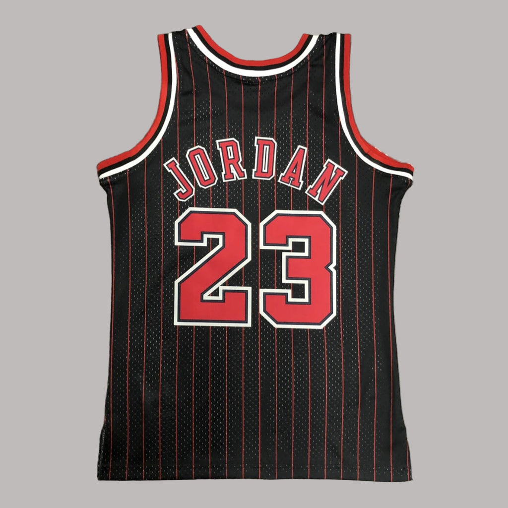 Chicago Bulls 1995-96 #23 Michael Jordan Alternate Mitchell & Ness Swingman Jersey