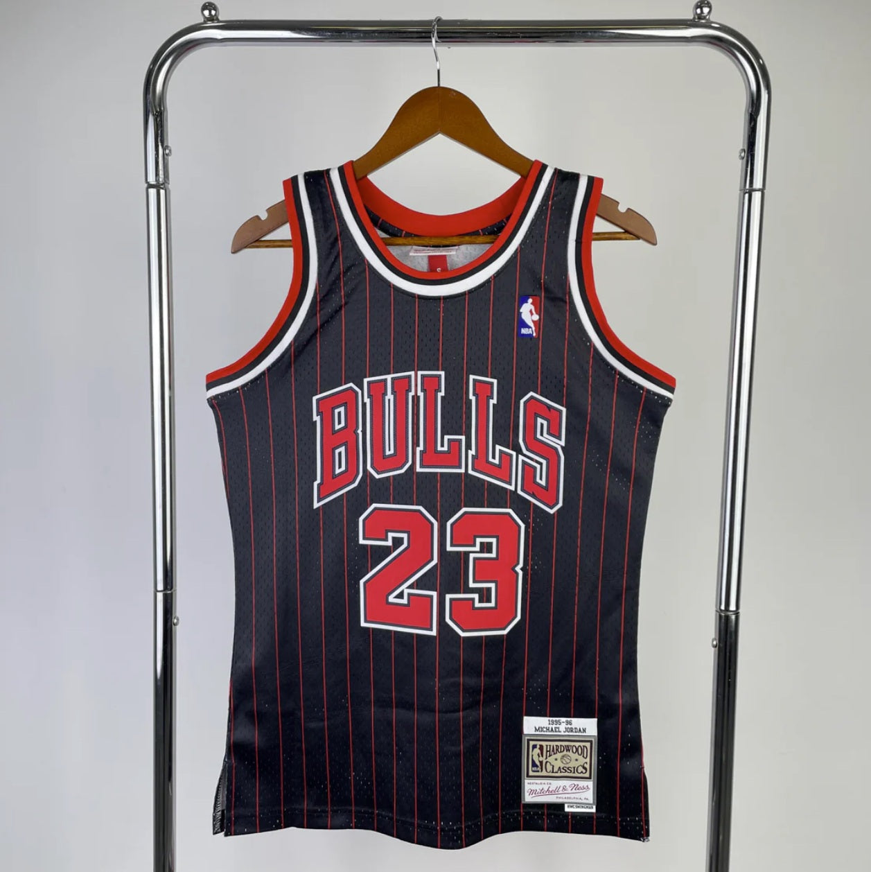 Chicago Bulls 1995-96 #23 Michael Jordan Alternate Mitchell & Ness Swingman Jersey