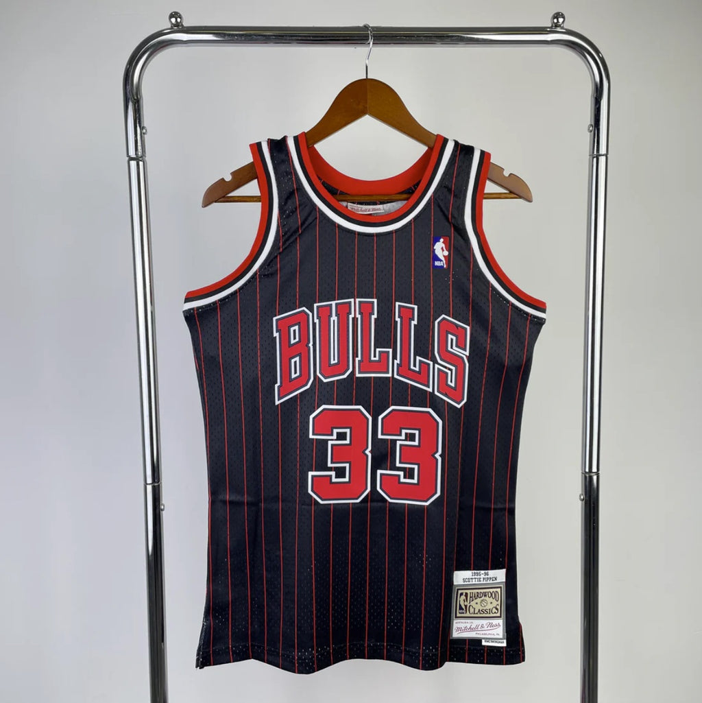 Chicago Bulls 1995-96 #33 Scottie Pippen Alternate Mitchell & Ness Swingman Jersey