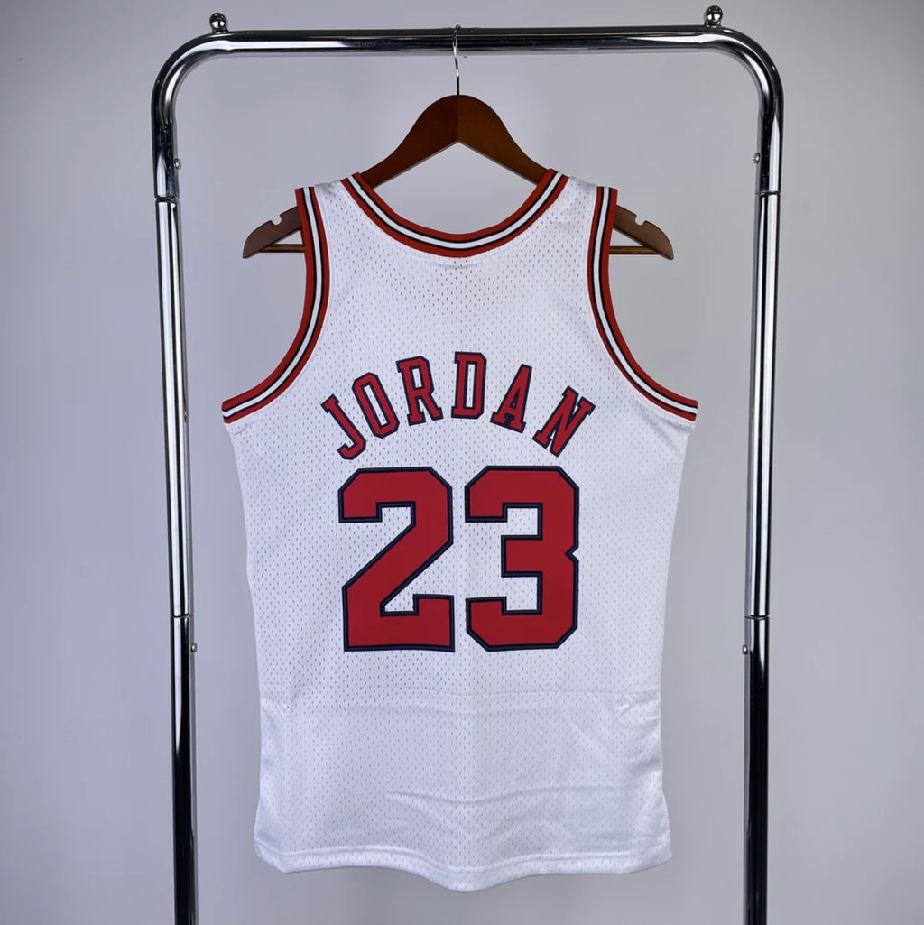 Chicago Bulls 1997-98 #23 Michael Jordan White Mitchell & Ness Swingman Jersey