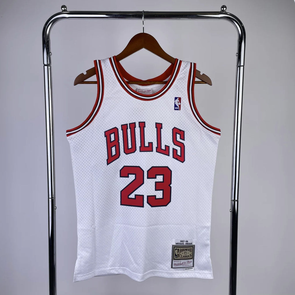 Chicago Bulls 1997-98 #23 Michael Jordan White Mitchell & Ness Swingman Jersey