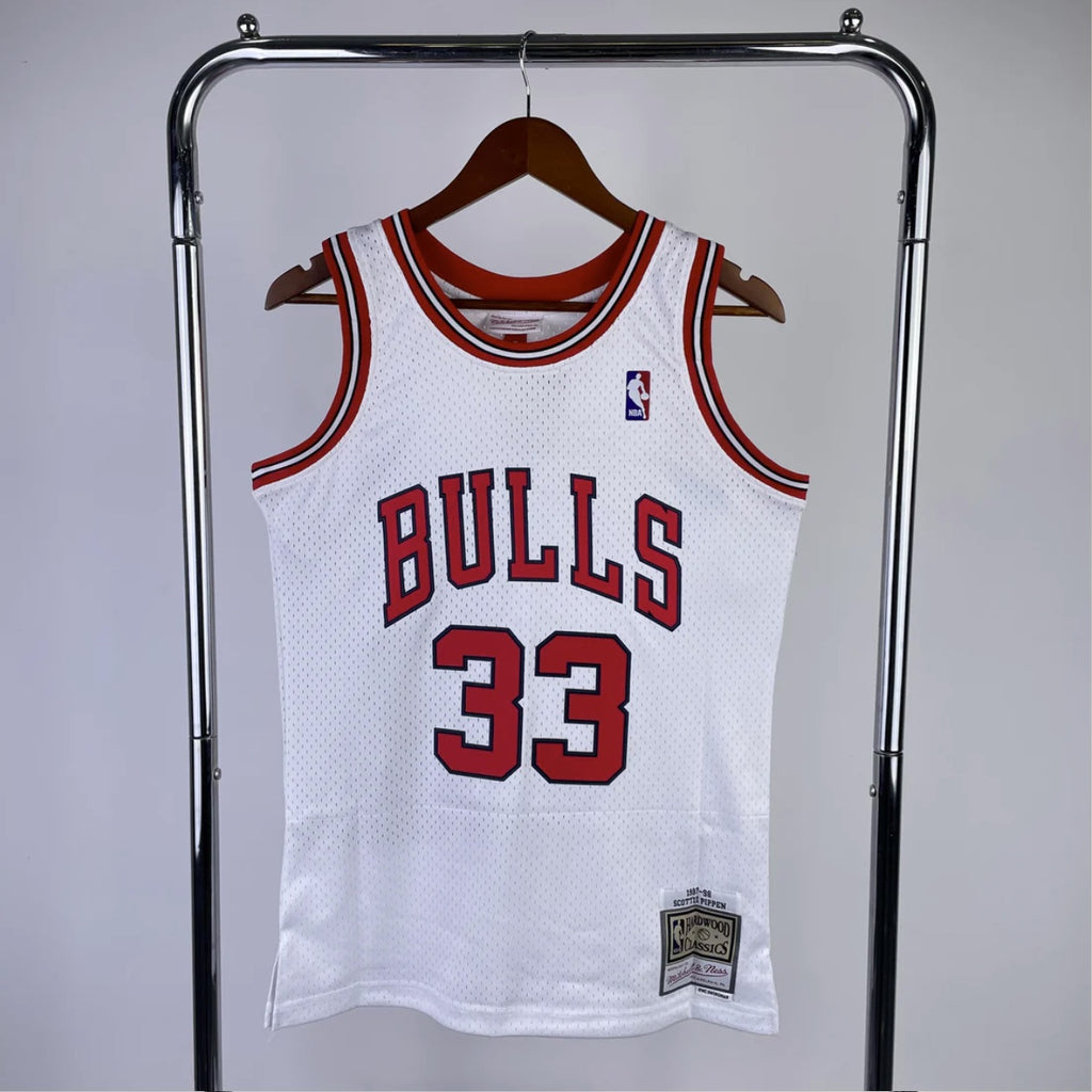 Chicago Bulls 1997-98 #33 Scottie Pippen White Mitchell & Ness Swingman Jersey