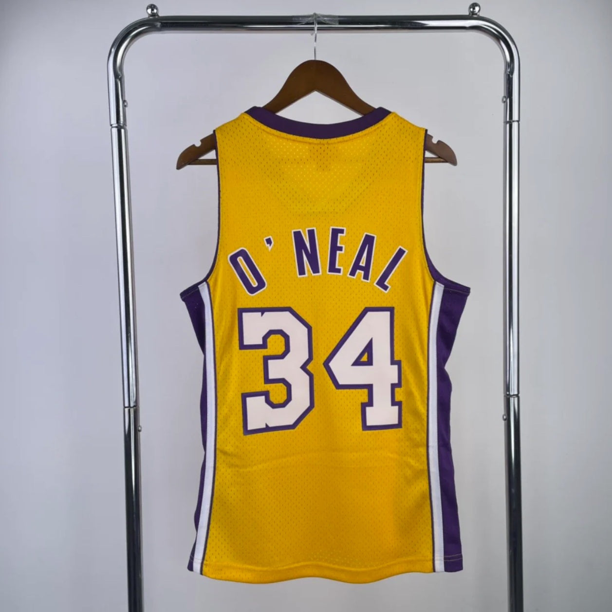 Loa Angeles Lakers 1999-00 Shaquille O'Neal Gold Mitchell & Ness Hardwood Classics Swingman Jersey