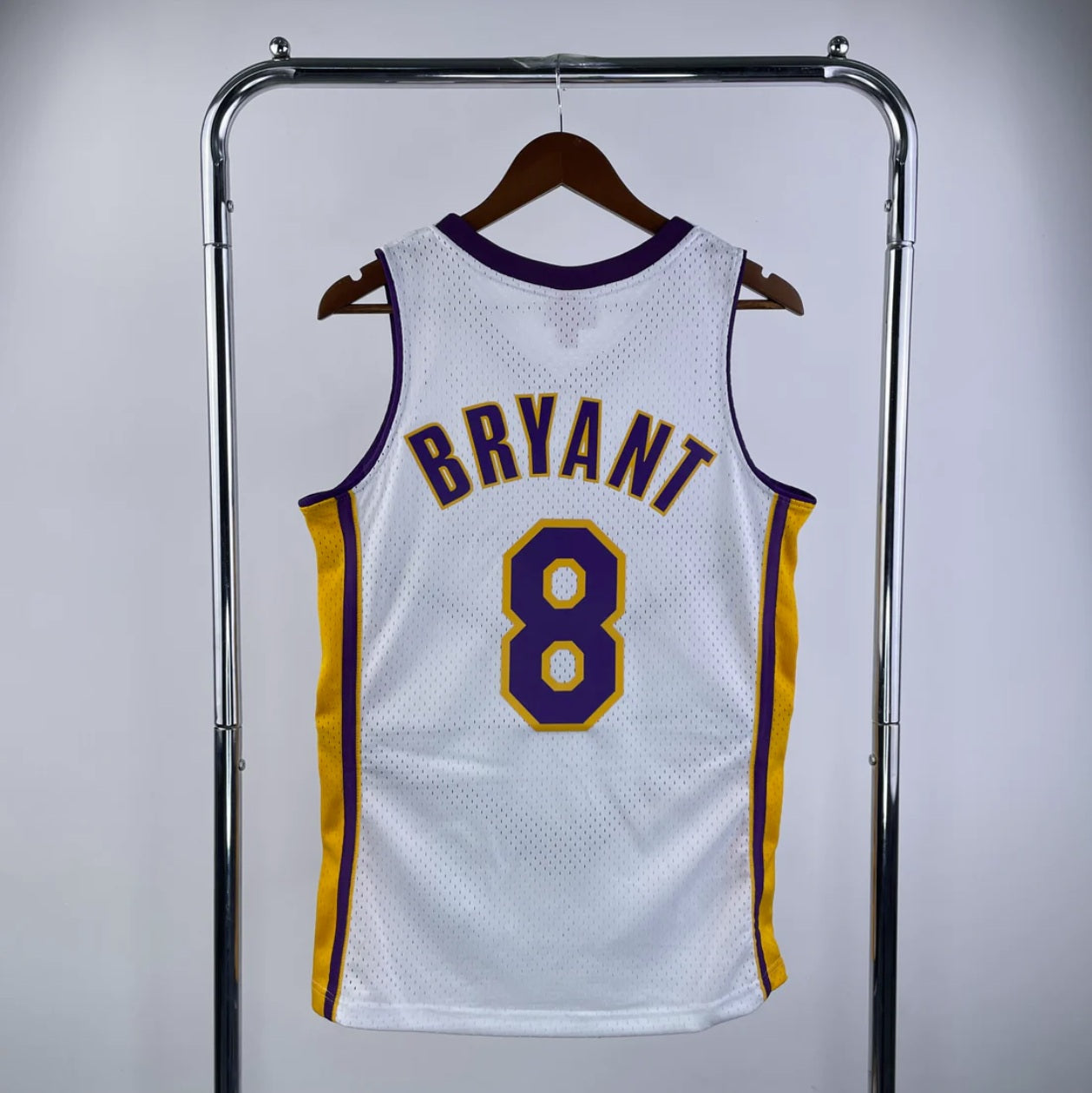 Loa Angeles Lakers 2003-04 Kobe Bryant White Mitchell & Ness Hardwood Classics Swingman Jersey