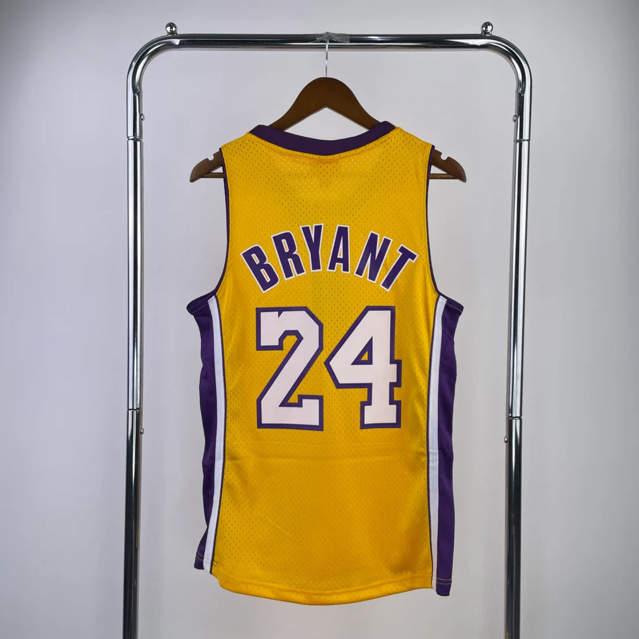 Loa Angeles Lakers 2008-09 Kobe Bryant Gold Mitchell & Ness Hardwood Classics Swingman Jersey