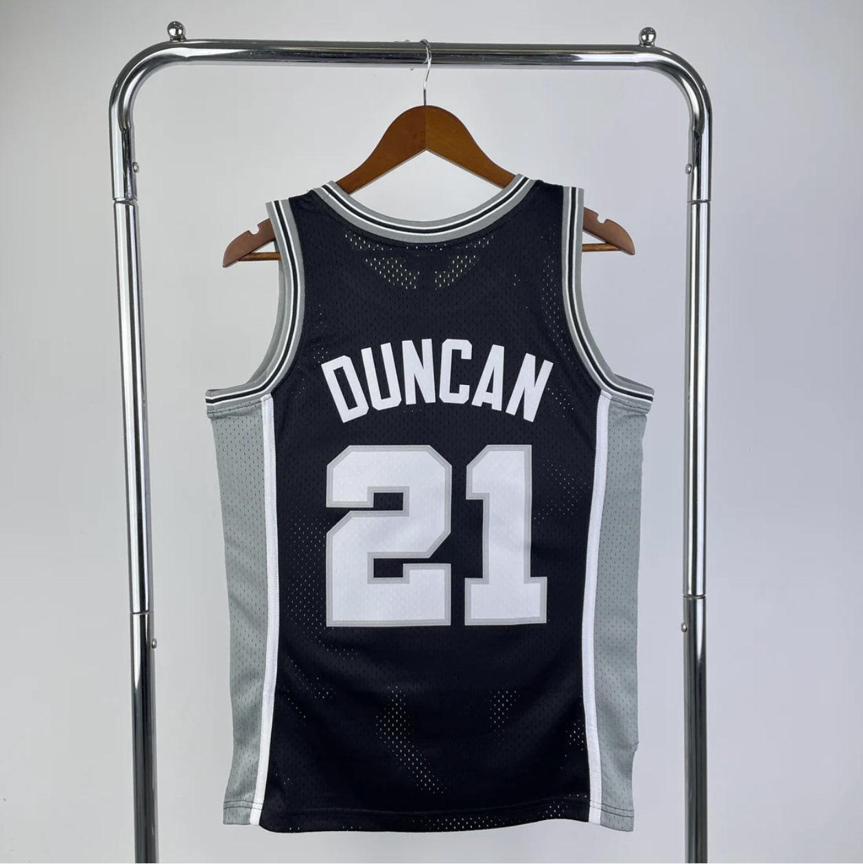 San Antonio Spurs 1998-99 Tim Duncan Mitchell & Ness Hardwood Classics Swingman Jersey
